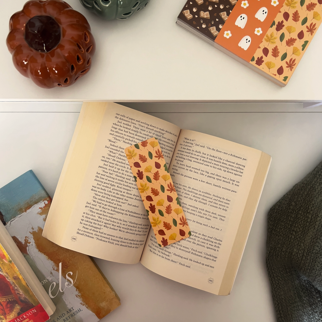Falling Leaves Bookmark — Classic Autumn Aesthetic